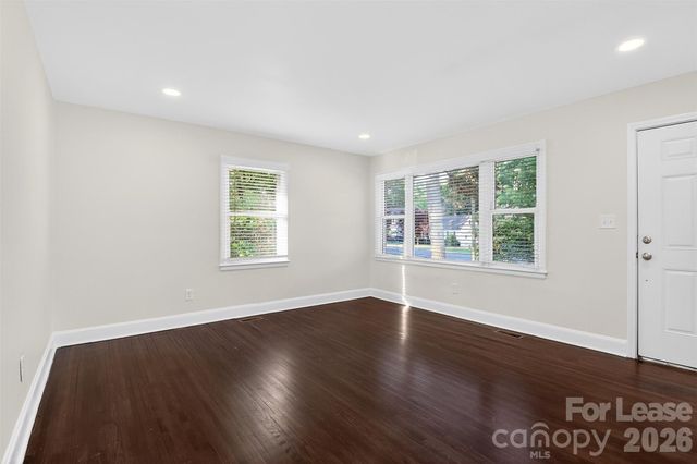 3441 Commonwealth Avenue, Charleston, NC 28205