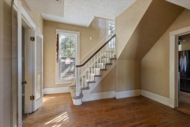 206 E Nebraska Ave, Walters, OK 73572