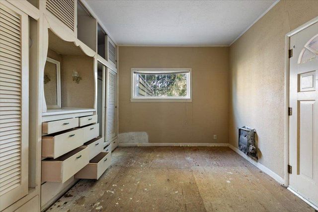 206 E Nebraska Ave, Walters, OK 73572