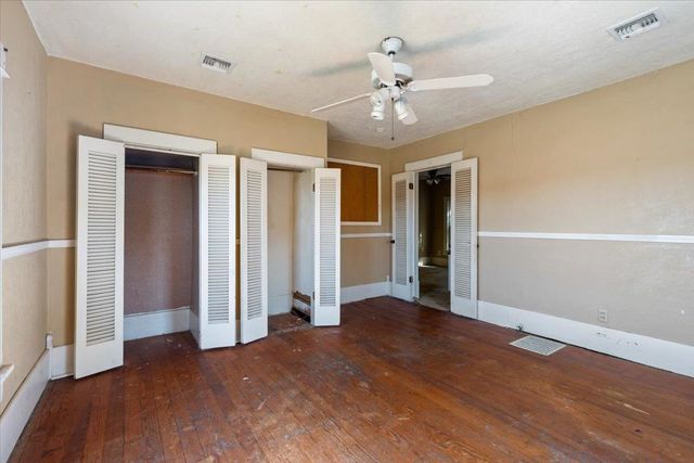 206 E Nebraska Ave, Walters, OK 73572