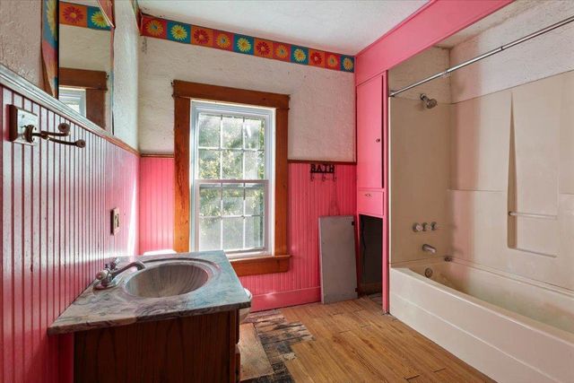 206 E Nebraska Ave, Walters, OK 73572