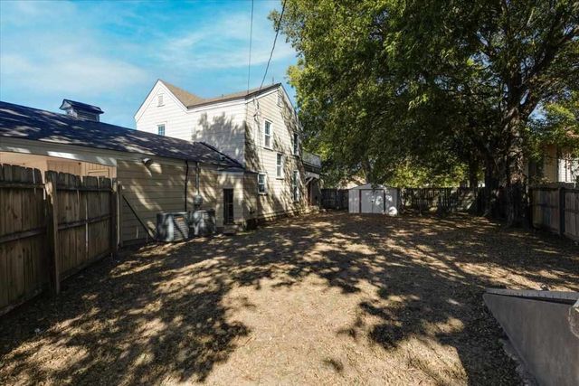 206 E Nebraska Ave, Walters, OK 73572