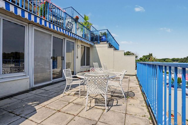 18 Shady Glen Court 403, New Rochelle, NY 10805