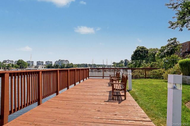 18 Shady Glen Court 403, New Rochelle, NY 10805