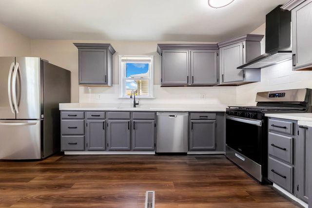 18508 Chicago Avenue, Lansing, IL 60438