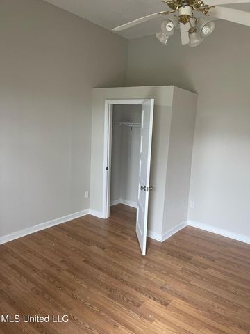 238 Handy Lane, Pass Christian, MS 39571