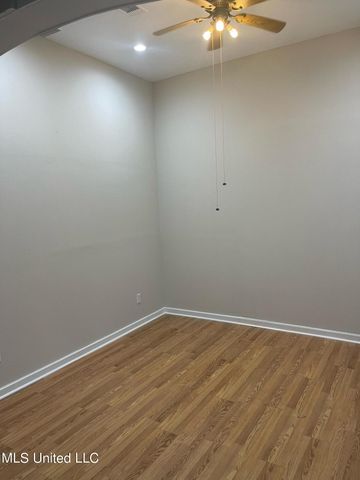 238 Handy Lane, Pass Christian, MS 39571