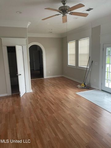 238 Handy Lane, Pass Christian, MS 39571