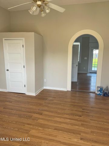 238 Handy Lane, Pass Christian, MS 39571