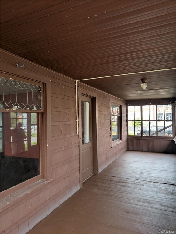 105 Courtney Avenue, Newburgh, NY 12550 — photo 3
