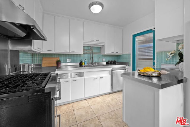 1216 Elm Street, Los Angeles, CA 90291