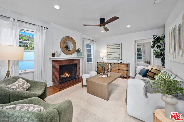 1216 Elm Street, Los Angeles, CA 90291