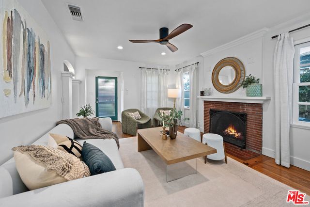 1216 Elm Street, Los Angeles, CA 90291