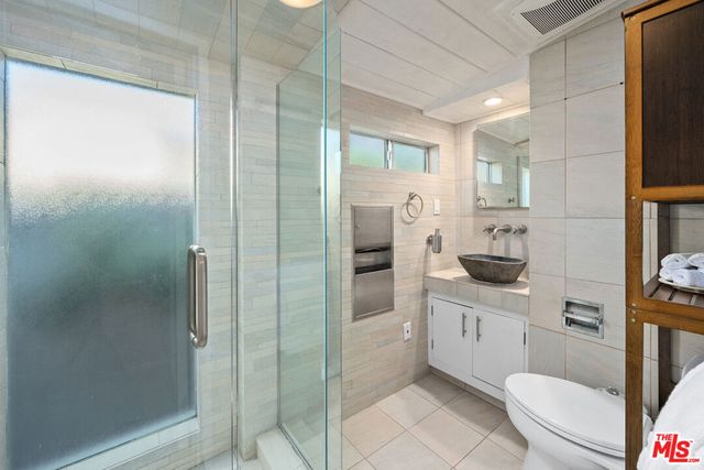 1216 Elm Street, Los Angeles, CA 90291