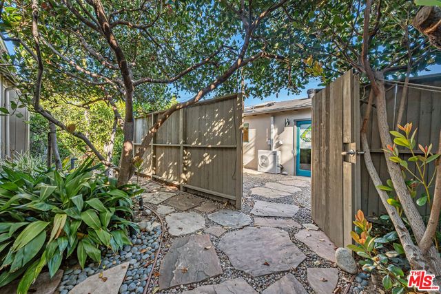 1216 Elm Street, Los Angeles, CA 90291