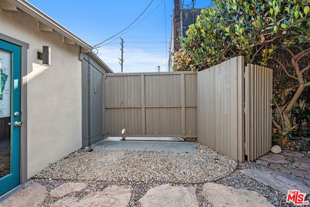 1216 Elm Street, Los Angeles, CA 90291
