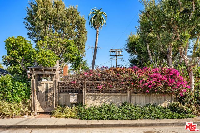 1216 Elm Street, Los Angeles, CA 90291