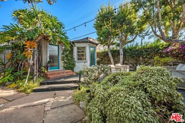 1216 Elm Street, Los Angeles, CA 90291