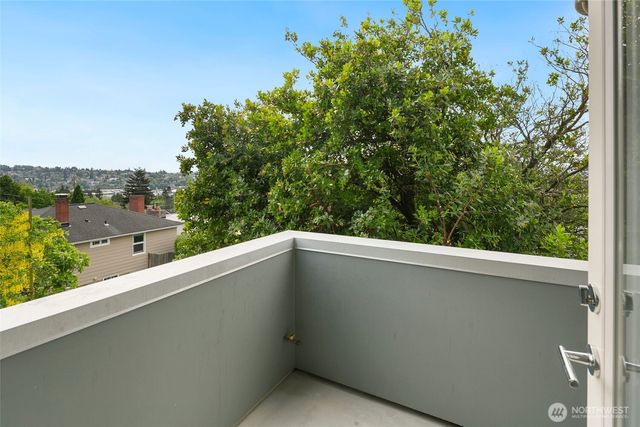 221 NW 50th Street, Seattle, WA 98107