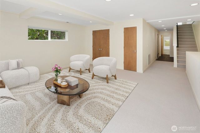 221 NW 50th Street, Seattle, WA 98107