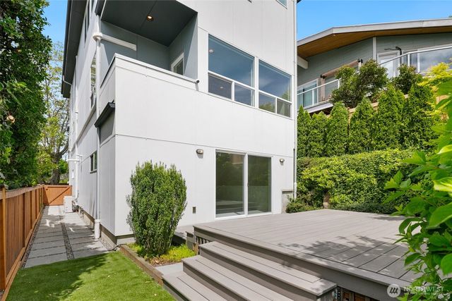 221 NW 50th Street, Seattle, WA 98107