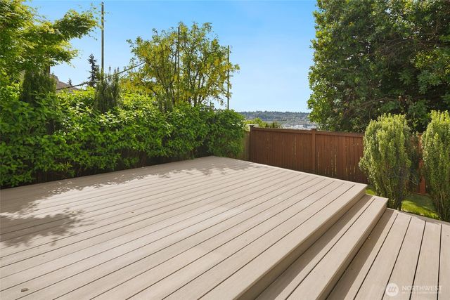 221 NW 50th Street, Seattle, WA 98107