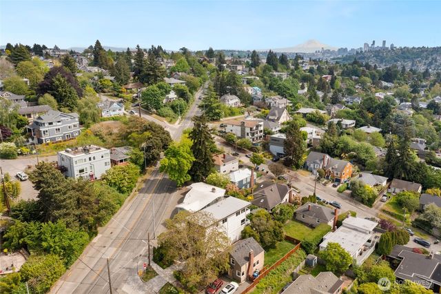 221 NW 50th Street, Seattle, WA 98107