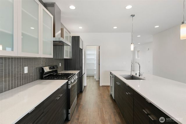 221 NW 50th Street, Seattle, WA 98107