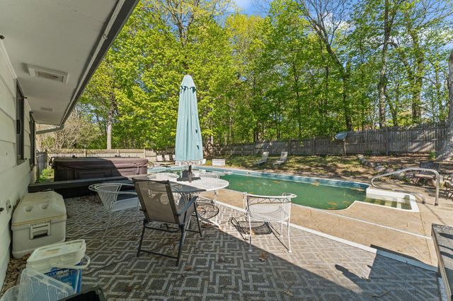 17046 Chiltern Hills Road, Minnetonka, MN 55345