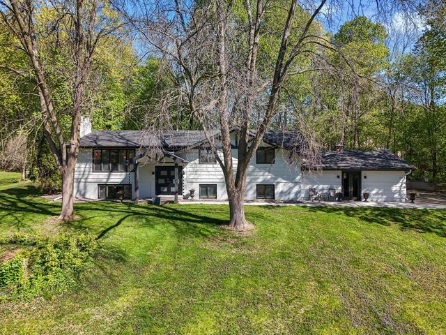 17046 Chiltern Hills Road, Minnetonka, MN 55345