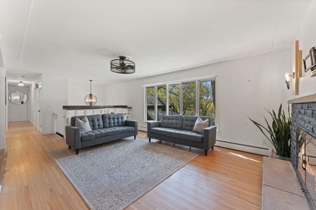 17046 Chiltern Hills Road, Minnetonka, MN 55345