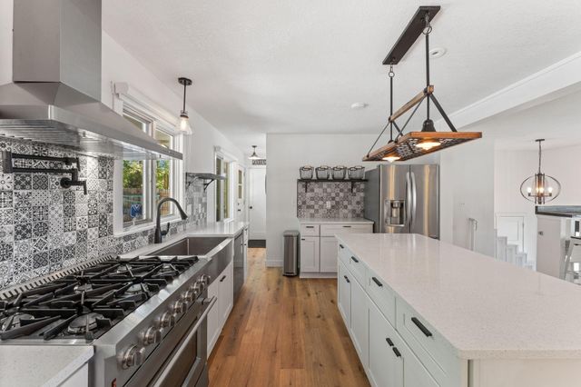 17046 Chiltern Hills Road, Minnetonka, MN 55345