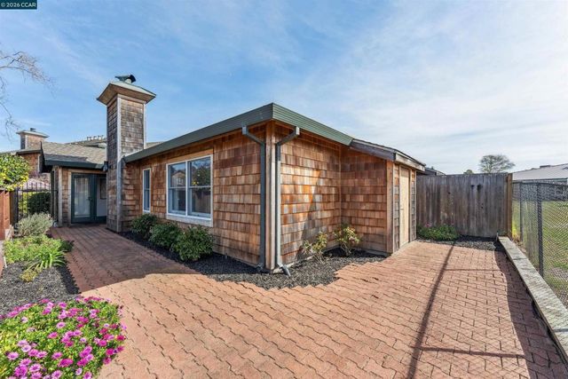 405 Centre Court, Alameda, CA 94502