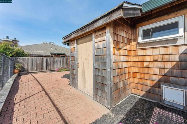405 Centre Court, Alameda, CA 94502