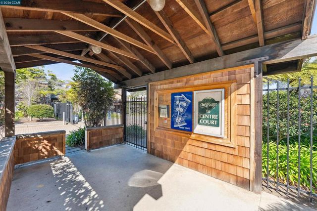 405 Centre Court, Alameda, CA 94502