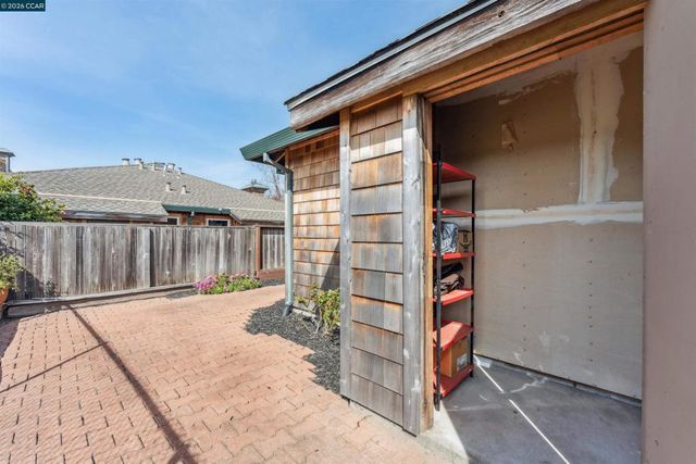 405 Centre Court, Alameda, CA 94502