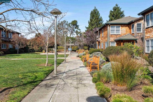 405 Centre Court, Alameda, CA 94502