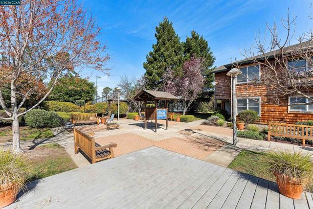 405 Centre Court, Alameda, CA 94502