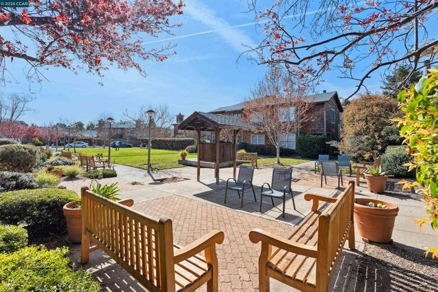 405 Centre Court, Alameda, CA 94502