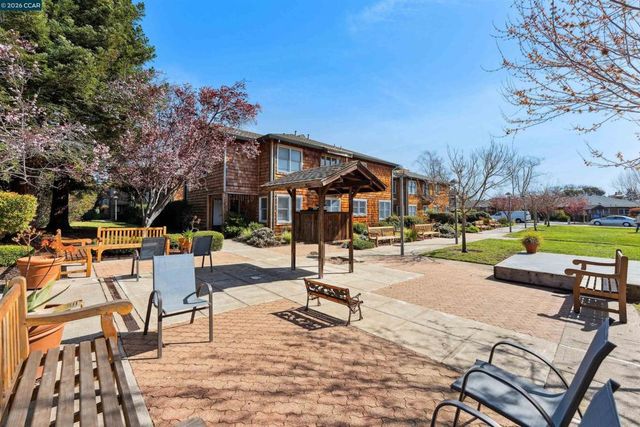 405 Centre Court, Alameda, CA 94502