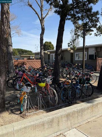 405 Centre Court, Alameda, CA 94502