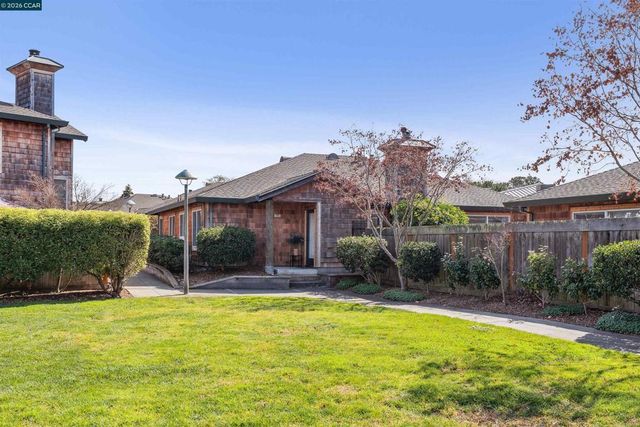 405 Centre Court, Alameda, CA 94502