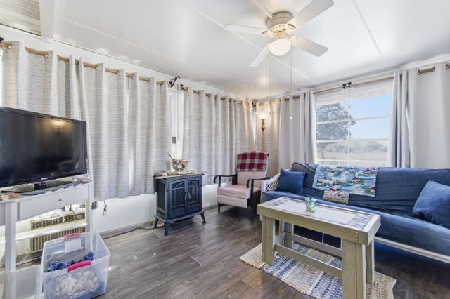 5694 Spring Beauty Dr., Conway, SC 29527