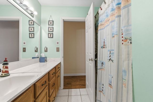 5694 Spring Beauty Dr., Conway, SC 29527