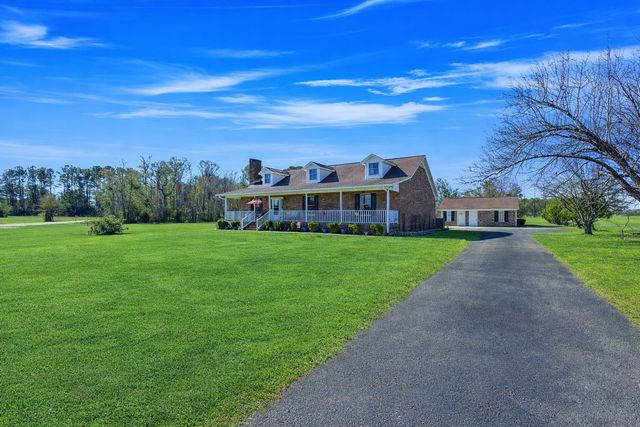 5694 Spring Beauty Dr., Conway, SC 29527