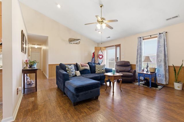 5694 Spring Beauty Dr., Conway, SC 29527