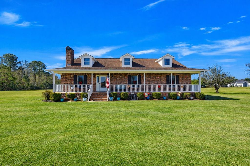 5694 Spring Beauty Dr., Conway, SC 29527