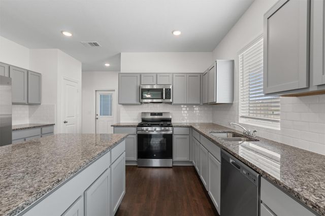 108 Biscayne DR, Hutto, TX 78634