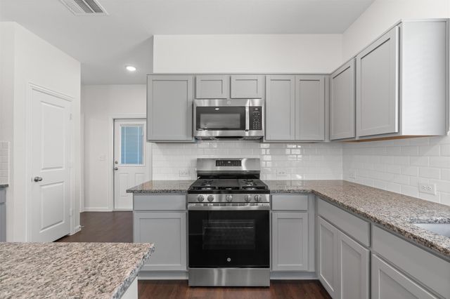 108 Biscayne DR, Hutto, TX 78634