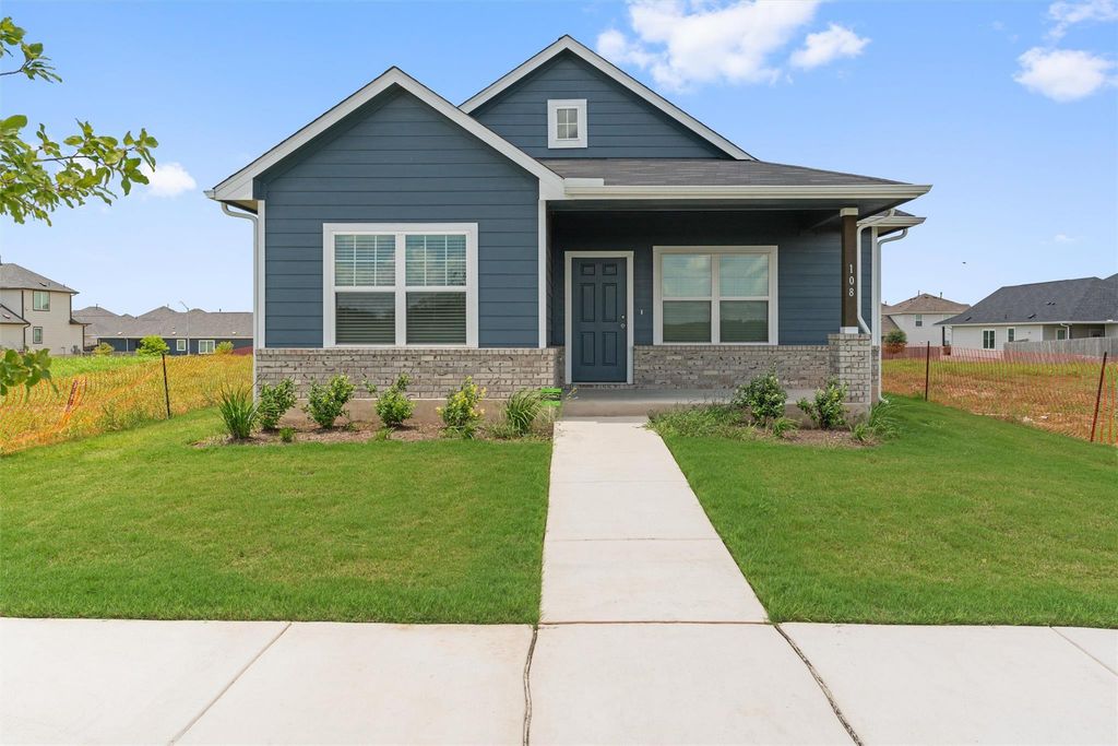 108 Biscayne DR, Hutto, TX 78634